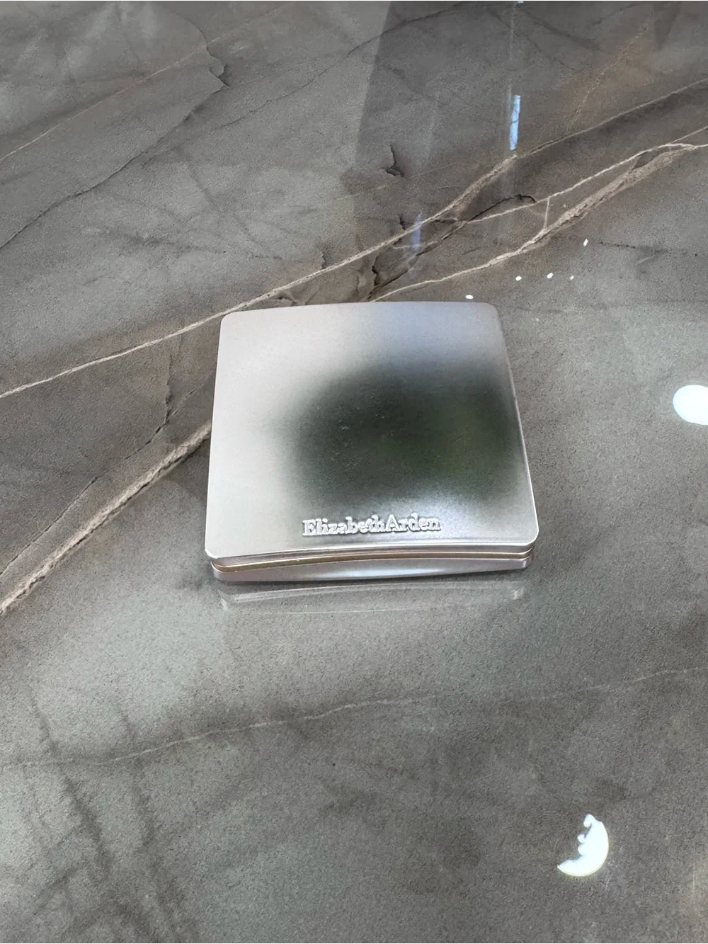 Elizabeth Arden Flawless Finish Skincaring Pressed Powder Shade Bronze